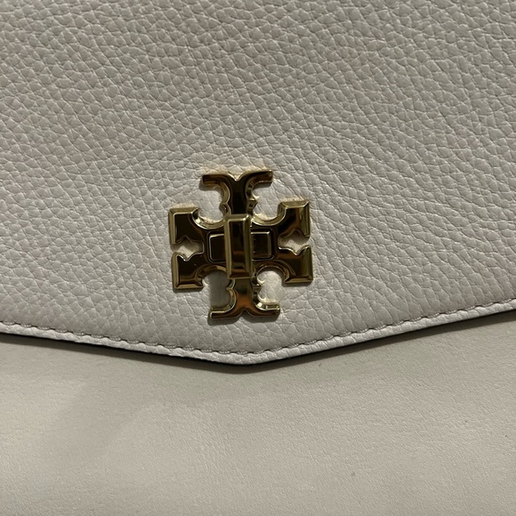 Tory Burch cream with gold hardware shoulder clutch - Picture 5 of 8